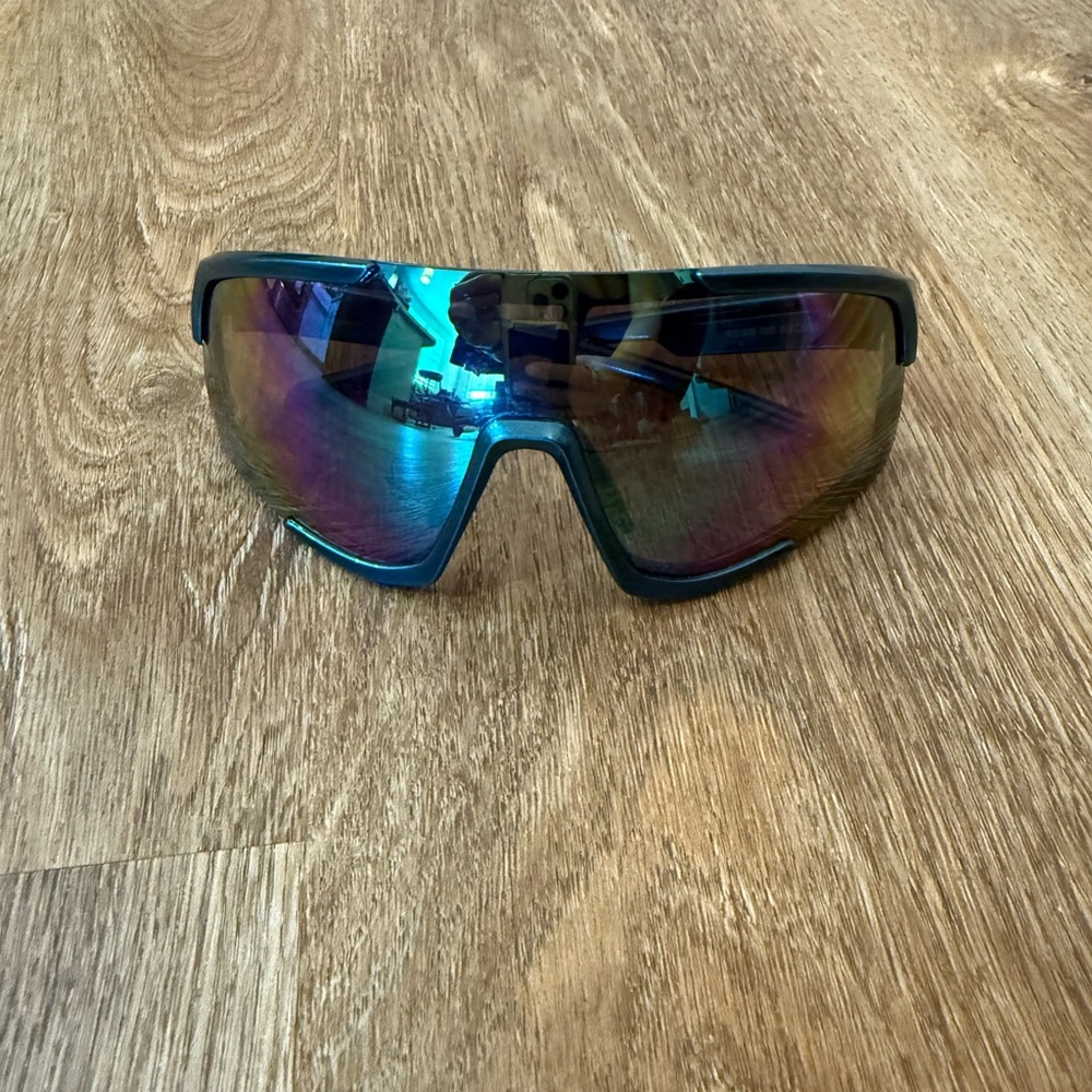 Champion Reflective Black Sunglasses